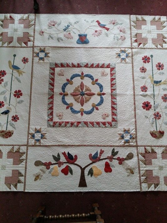 Medallion Quilt - centre and first borders